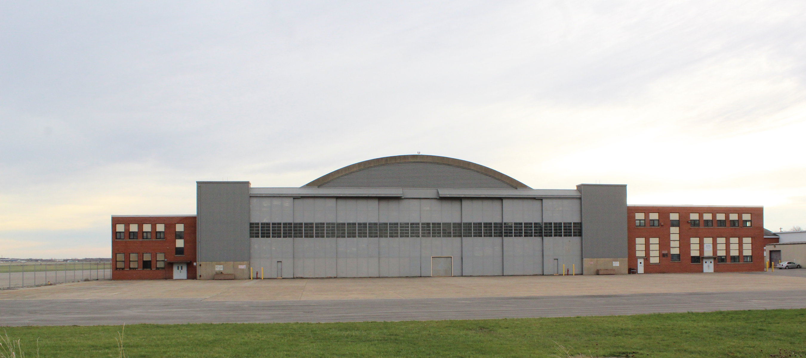 9400 Porter Road hangar elevation